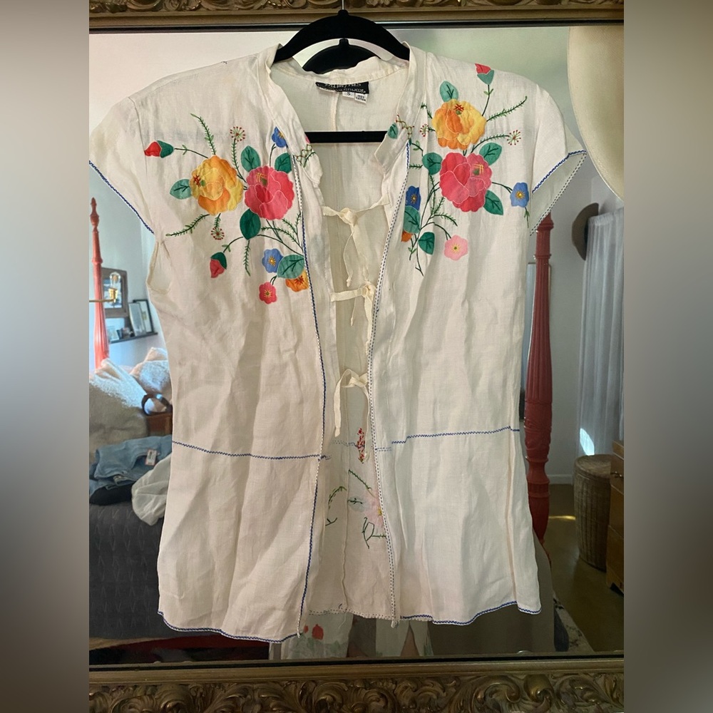 Absolutely gorgeous vintage embroidered tie top